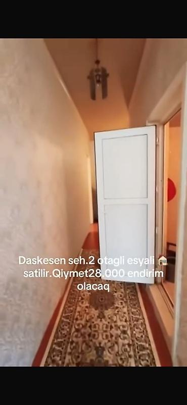 ucuz evlerin satışı: Daşkəsən şəhərində, tam əşyalı 2 otaqlı mənzil satılır — 1