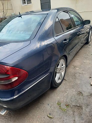 Mercedes-Benz: Mercedes-Benz E-Class: 2.7 l | 2002 il Sedan — 10