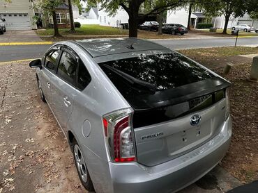 Toyota: Toyota Prius: 1.8 l | 2015 il Hetçbek