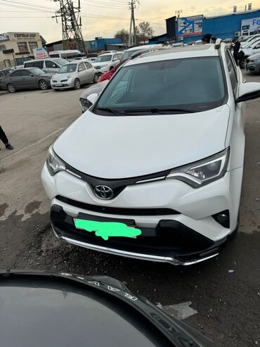 Toyota: Toyota RAV4: 2018 г., 2 л, Автомат, Бензин, Кроссовер