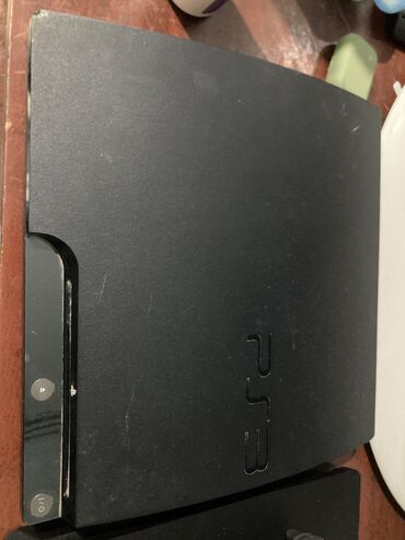 PS3 (Sony PlayStation 3): Игр нету джойстиков нету торг уместен работает