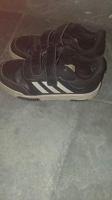 horus pantalone: Decije adidas patike, broj 33, 900din — 1