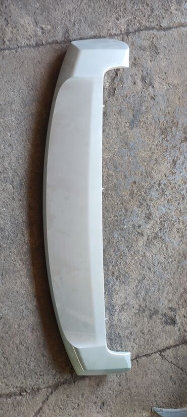 Крышки багажника и комплектующие: Накладка крышки багажника Toyota, 2010 г., Оригинал — 13