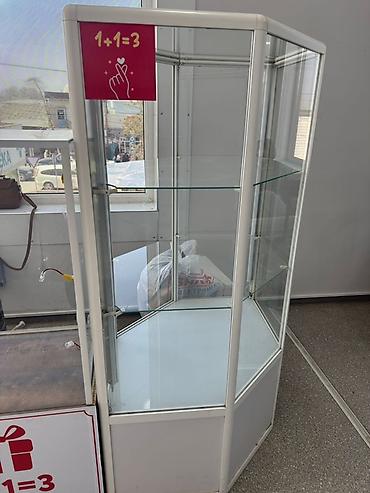 Витрины: Стеклянные торговые витрины для магазина аксессуаров/одежды - — 6