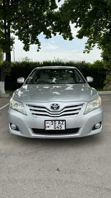 степ вагон 2: Toyota Camry: 2010 г., 2.4 л, Автомат, Бензин, Седан