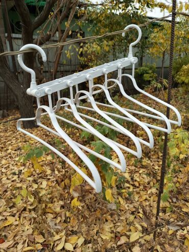 кофр для одежды: Вешалки раскладные для большего объема одежды