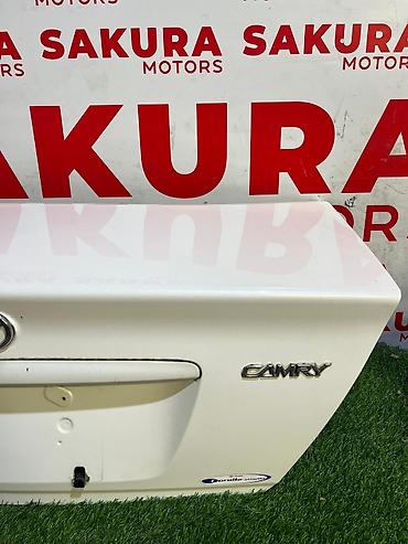 xv40: Крышка багажника Toyota, Б/у, Оригинал — 3