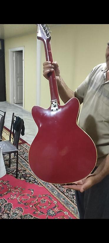 judo forma: Elektrik gitara, klassik vintaj üslubda yarımhollow korpus quruluşuna — 3