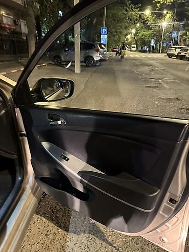 solaris accent: Hyundai Solaris: 2012 г., 1.6 л, Автомат, Бензин, Седан — 10