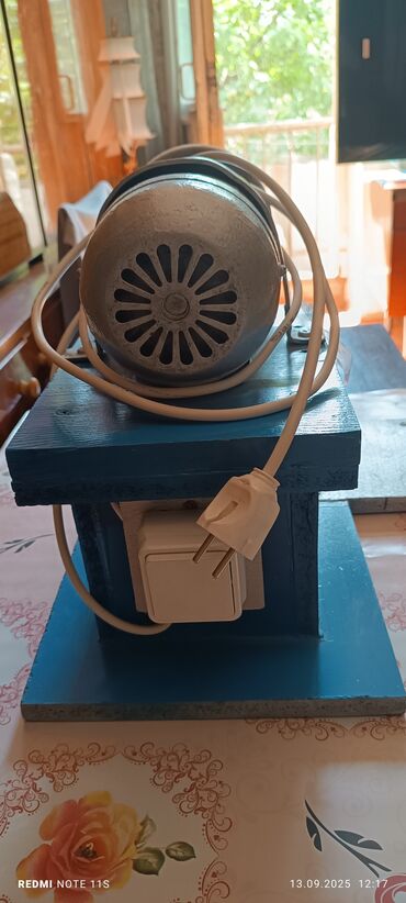 Другие инструменты: Продаю инструменты:Точило, двигатель на 220 в,180 вт,2800 оборотов — 4