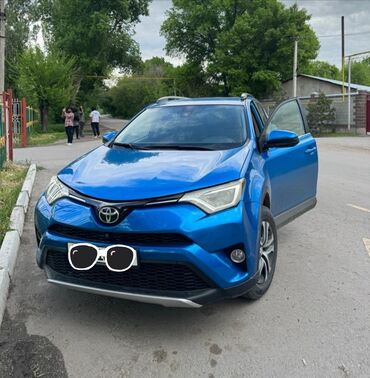 срочно срочно продам машину: Toyota RAV4: 2017 г., 2.5 л, Автоматические, Бензин, Кроссовер