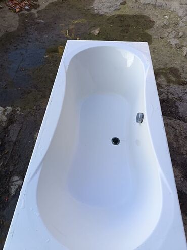 Vannalar: Akril vanna – düzbucaqlı, modern dizaynlı, mərkəzdə drenaj çıxışı və — 7