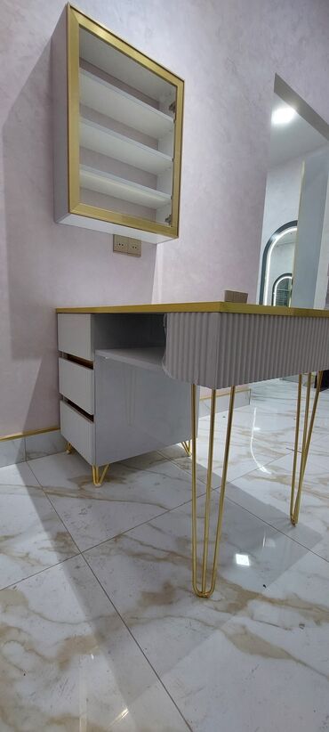 Salon masaları: Yeni, Makiyaj üçün masa, Güzgülü — 20