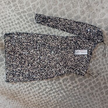 sweatshirt h: Bershka M (EU 38), bоја - Srebrna, Večernji, maturski, Drugi tip rukava