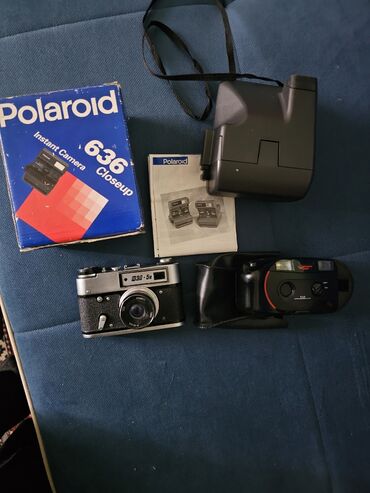 retro kameralar: Polaroid 636 Close buup instant fotoaparat dəsti və iki əlavə