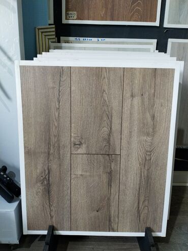 dsp laminat: Ağac teksturalı döşəmə örtüyü nümunəsi - Material: laminat panel -