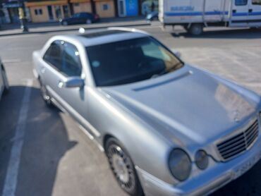 Mercedes-Benz: Mercedes-Benz 220: 2.2 l | 2000 il Sedan — 13