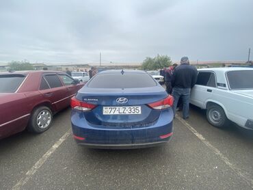 Hyundai: Hyundai Elantra: 1.8 l | 2015 il Sedan — 2