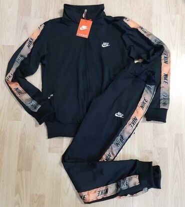 Gornji i donji deo: Zenska komplet trenerka mokra likra S M L XL 2XL Cena 3000 din — 1