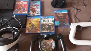 PS4 (Sony PlayStation 4): Продаю PlayStation 4 и VR в комплекте два джойстика также пистолет для