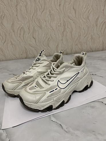 dunk low: Кроссовки Nike Air (белые с темно‑синими акцентами) - Формат — 3