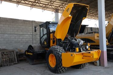 ручной каток для асфальта: Тандемный вибрационный каток JCB, предназначенный для уплотнения