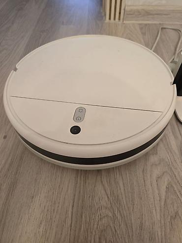 pec satilir: Robot tozsoran satılır. Ağ rəngli silmeyinde problem var amma — 2
