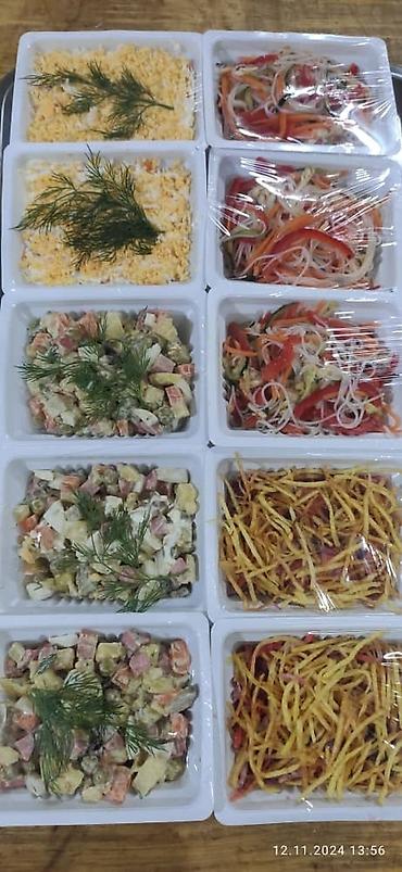 Готовые блюда, кулинария: Готовые обедоы, упакованные в индивидуальные контейнеры. В наличии — 5