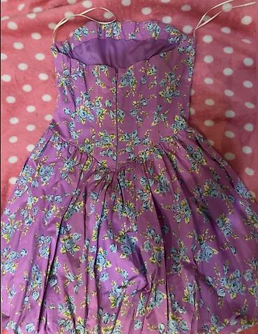 beli: ZARA qadın paltarı - Model: çiçək naxışlı, bənövşəyi əsas rəng - — 2