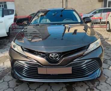 срочно продам авто в связи с переездом: Toyota Camry: 2019 г., 2.5 л, Автомат, Бензин, Седан
