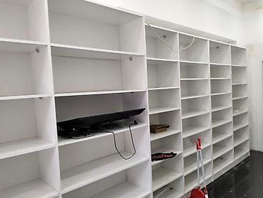 Оборудование для магазинов: Mağaza avadanlıqları paketi Boyuk soyuducu : 2200azn Soldaki soyuducu — 2