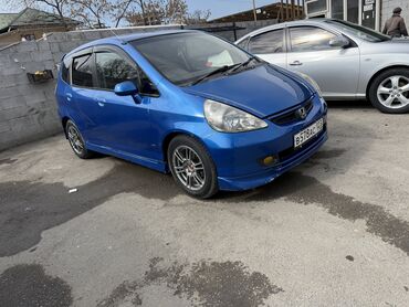 пуговичную машину: Honda Fit: 2004 г., 1.5 л, Автомат, Бензин