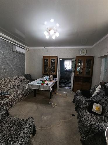 Продажа коттеджей и домов: Продаю частный дом,по ул.Абдымомунова,район Рынка Мадина,Аламединский — 1