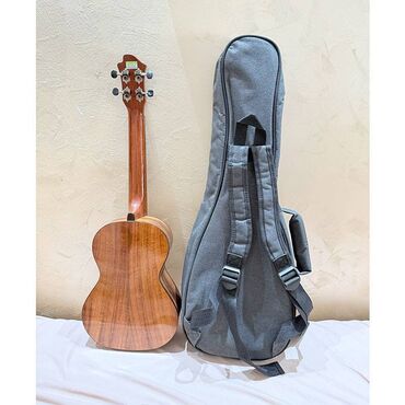 Gitare: Na prodaju ukulele sa srećnom detelinom! Veličina: 26 inča Prednja — 7