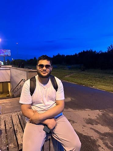 однотонные футболки: Футболка мужская базовая, белая - Классический крой с коротким — 1