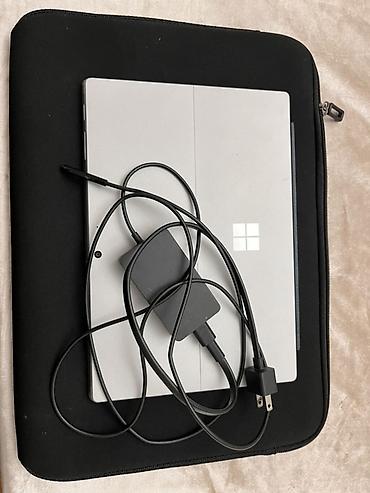 ipad mini 5: Microsoft Surface Pro (5-ci nəsil) 2‑in‑1 planşet/noutbuk Texniki — 1