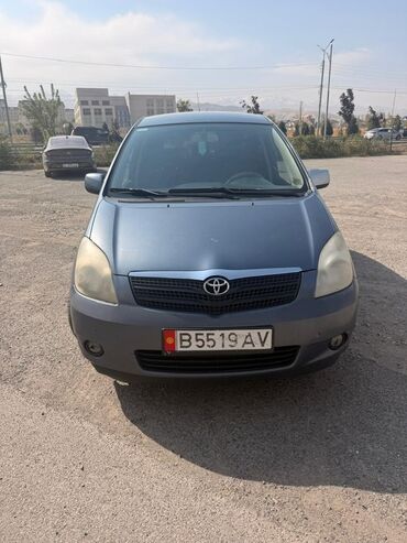Toyota: Toyota Corolla Verso: 2003 г., 0.2 л, Механика, Бензин, Универсал