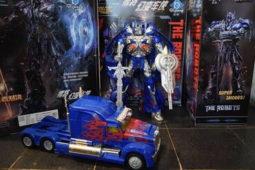 игрушка грузовик: До 15 июня продам за эту цену Огромный трансформер optimus prime