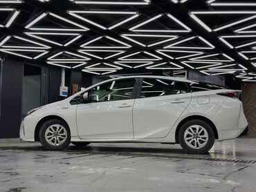 prius: Toyota Prius: 2018 г., 1.8 л, Автомат, Гибрид