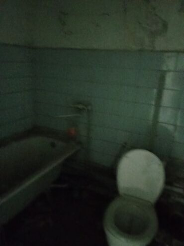 квартира откоруп берем: 1 бөлмө, 36 кв. м, 105-серия, 4 кабат, Эски ремонт