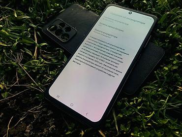 Samsung: Samsung Galaxy A52 — 3