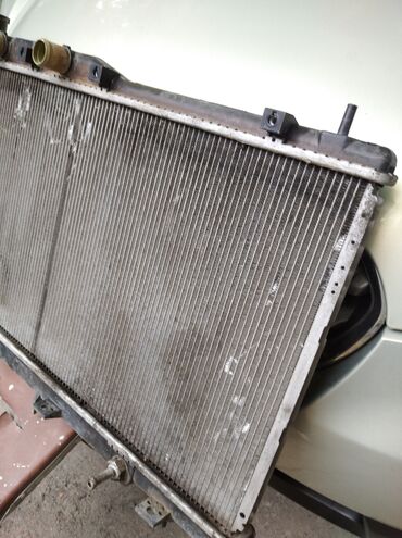 двигатель на нексия 2: Радиатор охлаждения Субару Аутбэк 2004 год (надо клеить). цена-4800