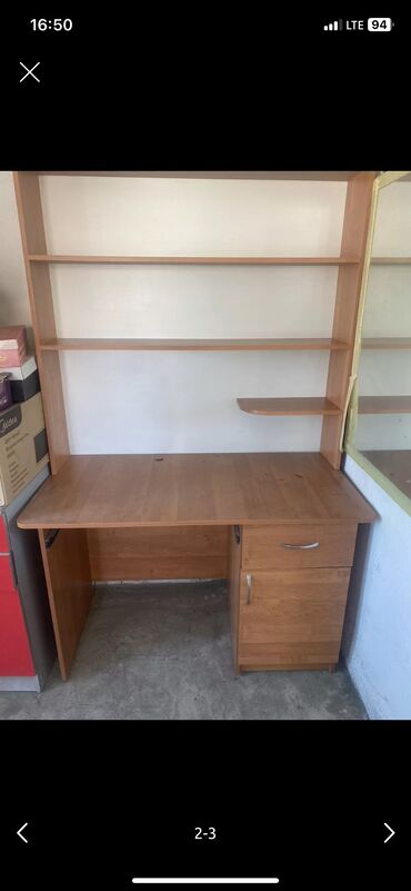 продаю компютерный стол: Продаю компьютерный стол в хорошем состоянии! Звонить