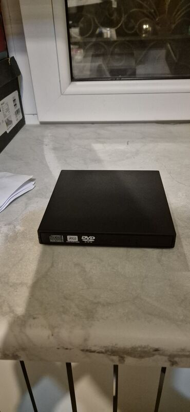 Minidisk və disk pleyerlər: DİSK PLAYER!!!
Optik sürücüdu
Disk üçündü məsələn DVD,CD
hər şəyi açır