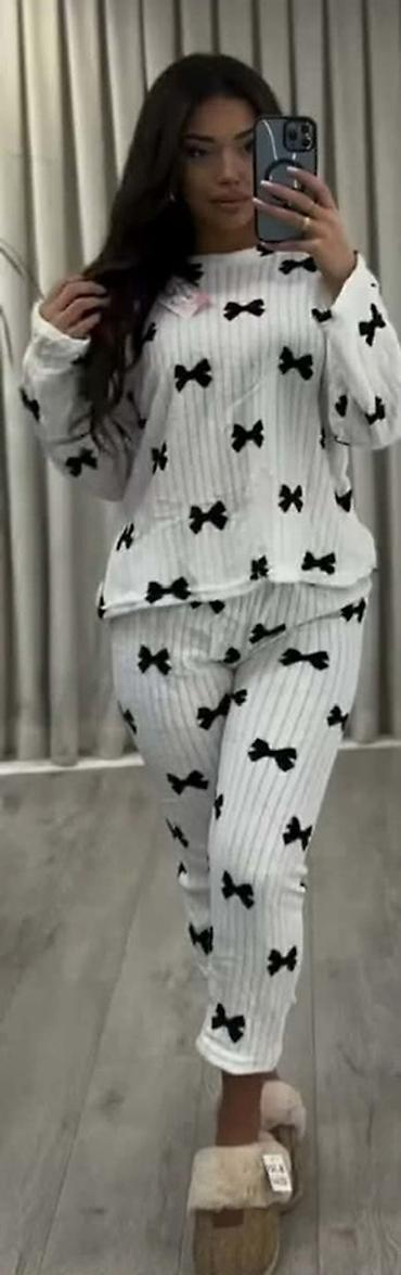 Pidžame: Uni

2200 din
OR💥 — 2