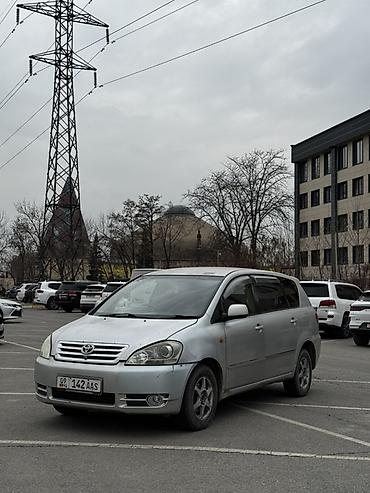Toyota: Toyota Ipsum: 2002 г., 2.4 л, Автомат, Бензин, Минивэн — 1