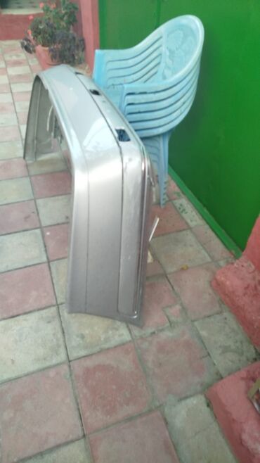 Digər kuzov detalları: Avtomobil üçün arxa bamper - Rəng: şampan/boz-metallic - Material