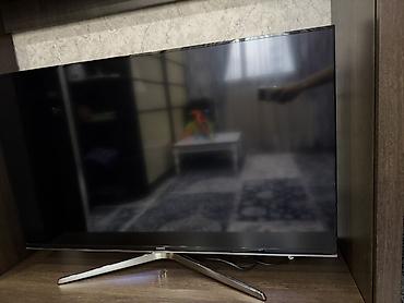 43: LED-телевизор Samsung, диагональ около 43–50". Оригинал Тонкие — 2