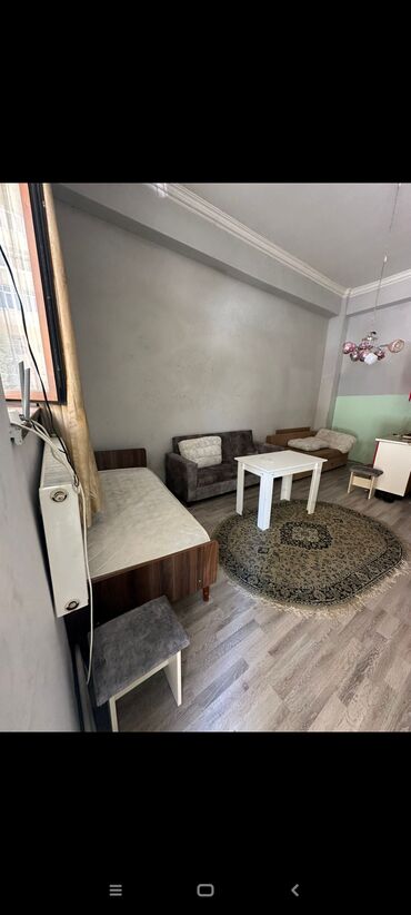 kiraye evler 350 manata: Insacilar metrosuna yaxin 9/1 mertebesinde 1 otaqli ev 350 azn