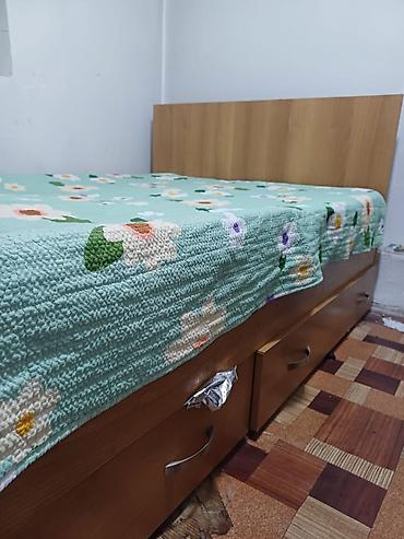 кушетка ош: Продаю кровать полуторка с ящикоами 
Адресс Советская Щербакова — 3